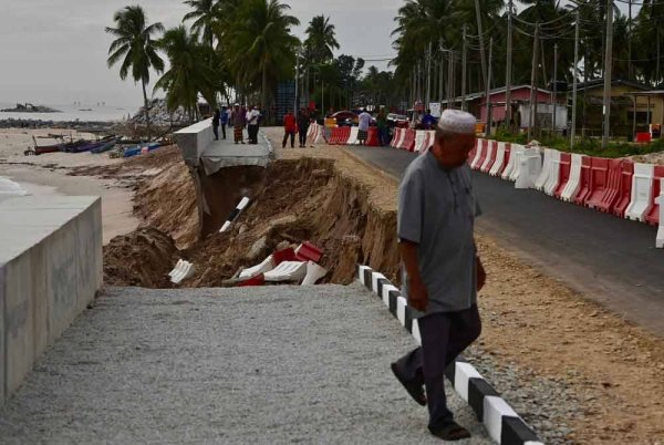 Baru siap baik pulih dengan kos RM4.95 juta, Jalan Pantai Batu Rakit ...